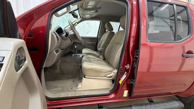 2016 Red Nissan Frontier SV (1N6AD0ER9GN) with an VQ 4L V-6 DOHC engine, located at 1806 Veterans Memorial Hwy SW, Austell, GA, 30168, (770) 944-9558, 33.817959, -84.606987 - Photo#13