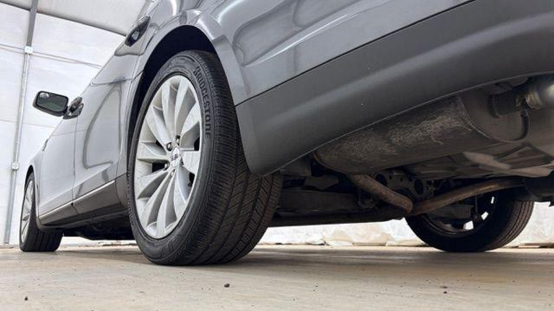 2016 Gray Lincoln MKS 4DR (1LNHL9DK9GG) , located at 1806 Veterans Memorial Hwy SW, Austell, GA, 30168, (770) 944-9558, 33.817959, -84.606987 - Photo#20