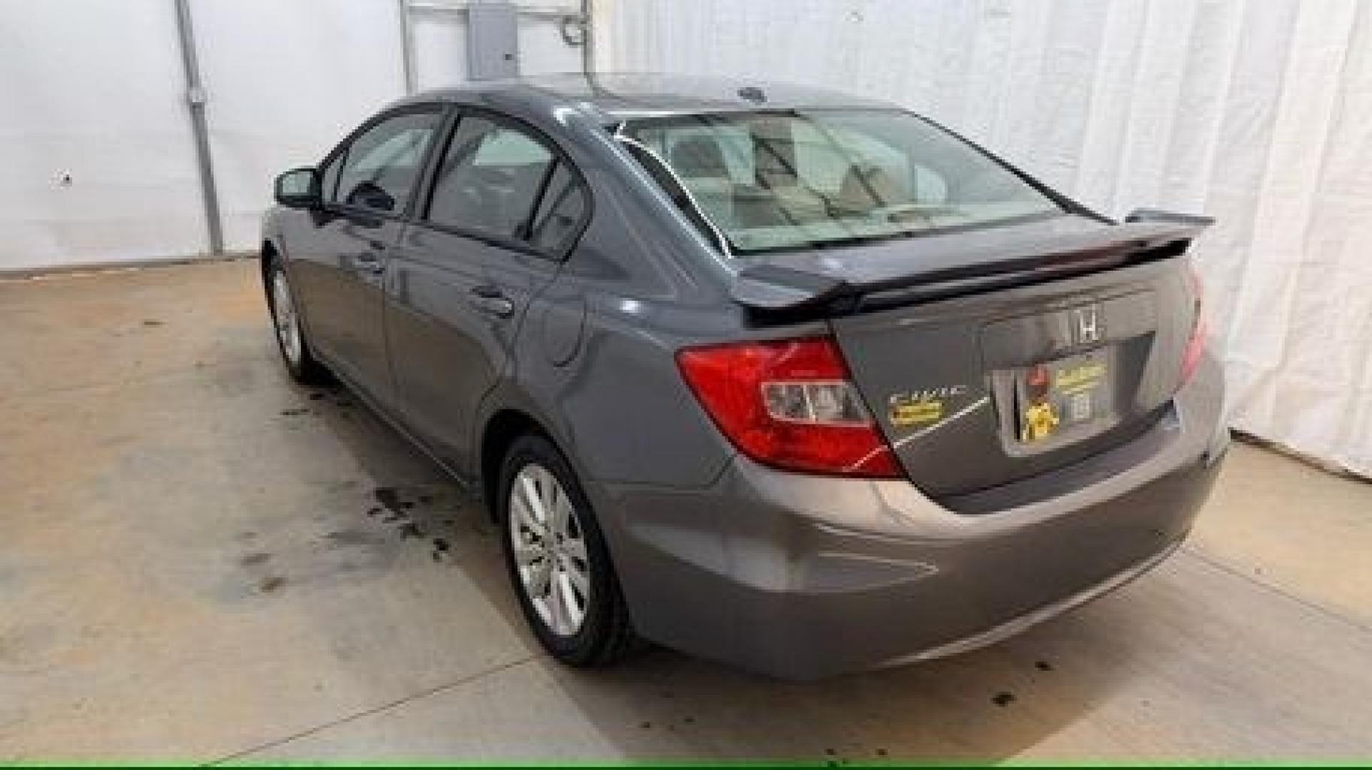 2012 GRAY Honda Civic EX (19XFB2F8XCE) with an 1.8L I-4 i-VTEC variable valve control engine, located at 1806 Veterans Memorial Hwy SW, Austell, GA, 30168, (770) 944-9558, 33.817959, -84.606987 - Photo#3
