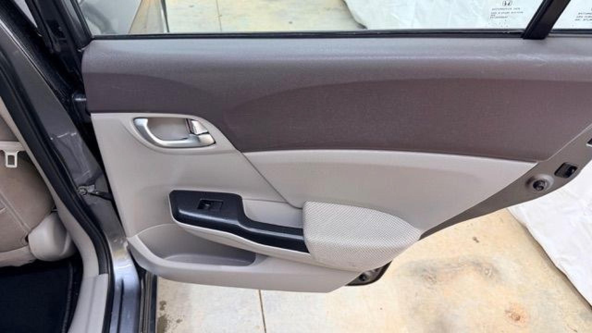 2012 GRAY Honda Civic EX (19XFB2F8XCE) with an 1.8L I-4 i-VTEC variable valve control engine, located at 1806 Veterans Memorial Hwy SW, Austell, GA, 30168, (770) 944-9558, 33.817959, -84.606987 - Photo#15