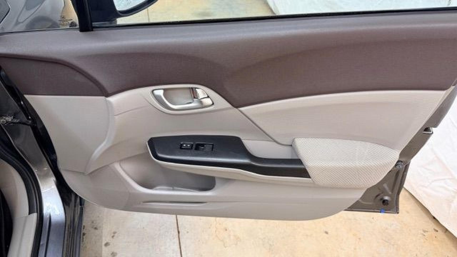 2012 GRAY Honda Civic EX (19XFB2F8XCE) with an 1.8L I-4 i-VTEC variable valve control engine, located at 1806 Veterans Memorial Hwy SW, Austell, GA, 30168, (770) 944-9558, 33.817959, -84.606987 - Photo#17