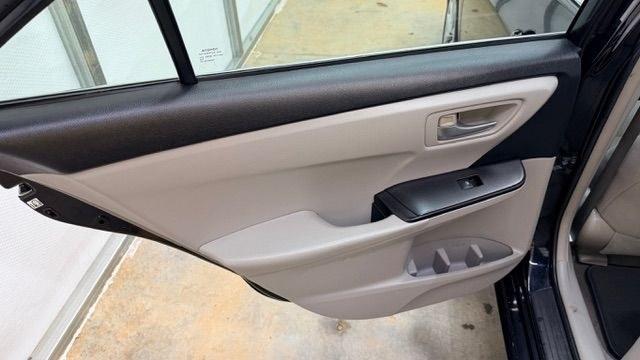 2016 Black Toyota Camry LE (4T1BF1FK5GU) with an 2.5L I-4 DOHC engine, located at 1806 Veterans Memorial Hwy SW, Austell, GA, 30168, (770) 944-9558, 33.817959, -84.606987 - Photo#12