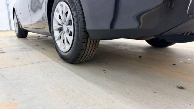 2016 Black Toyota Camry LE (4T1BF1FK5GU) with an 2.5L I-4 DOHC engine, located at 1806 Veterans Memorial Hwy SW, Austell, GA, 30168, (770) 944-9558, 33.817959, -84.606987 - Photo#21