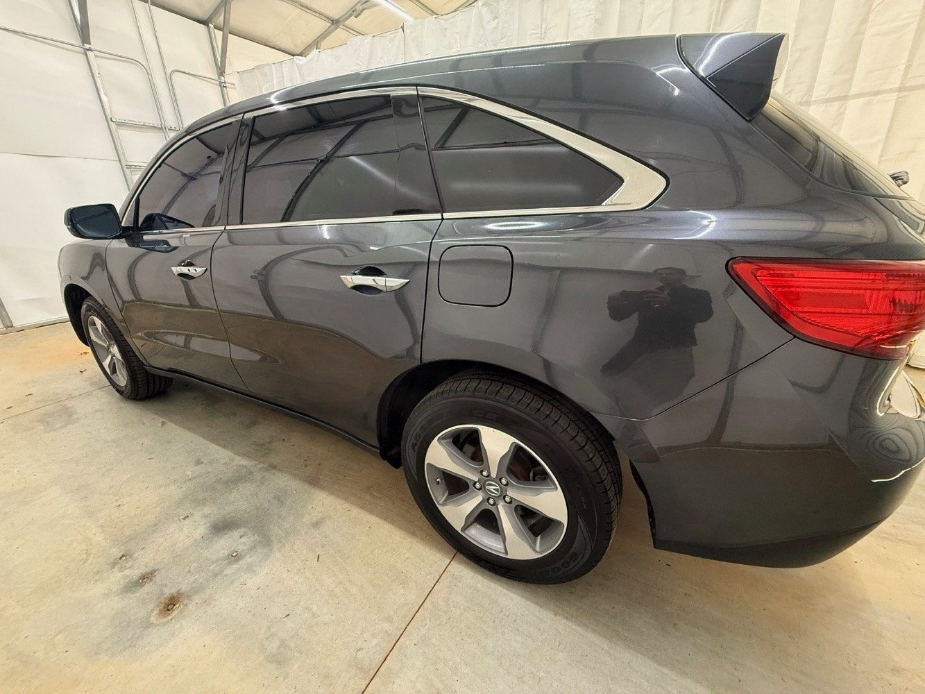 2015 Gray Acura MDX Base (5FRYD4H27FB) , located at 1806 Veterans Memorial Hwy SW, Austell, GA, 30168, (770) 944-9558, 33.817959, -84.606987 - Photo#2