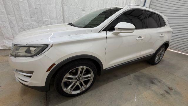 2015 White Lincoln MKC Base (5LMTJ2AH0FU) , located at 1806 Veterans Memorial Hwy SW, Austell, GA, 30168, (770) 944-9558, 33.817959, -84.606987 - Photo#1