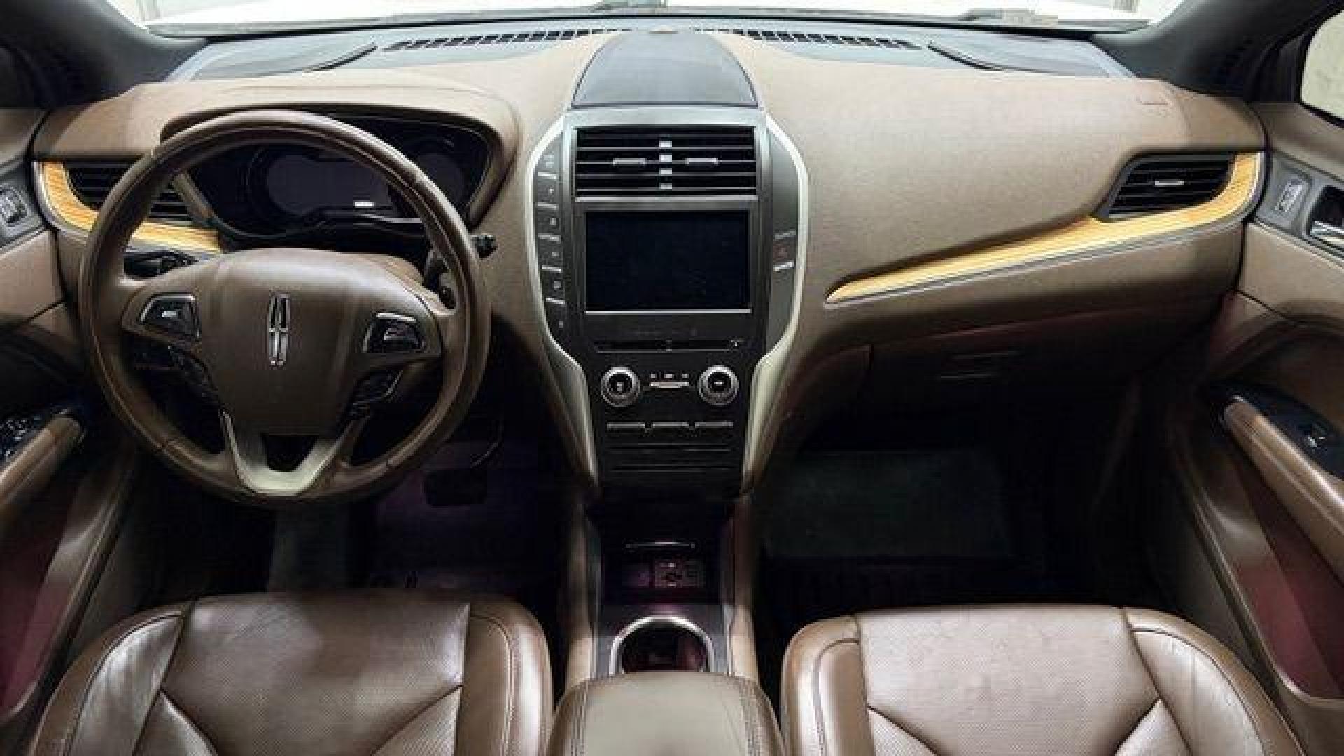 2015 White Lincoln MKC Base (5LMTJ2AH0FU) , located at 1806 Veterans Memorial Hwy SW, Austell, GA, 30168, (770) 944-9558, 33.817959, -84.606987 - Photo#15