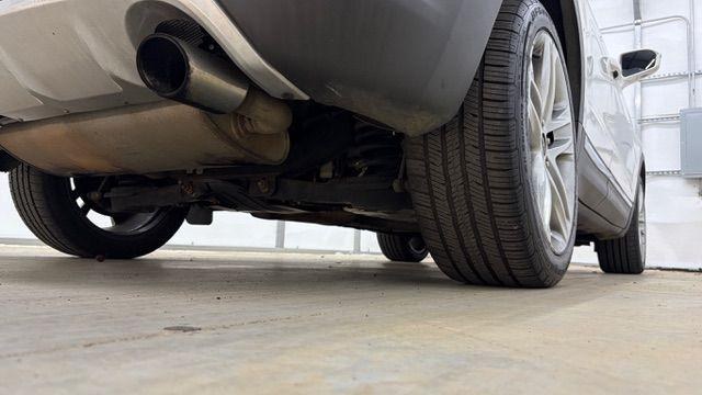 2015 White Lincoln MKC Base (5LMTJ2AH0FU) , located at 1806 Veterans Memorial Hwy SW, Austell, GA, 30168, (770) 944-9558, 33.817959, -84.606987 - Photo#22