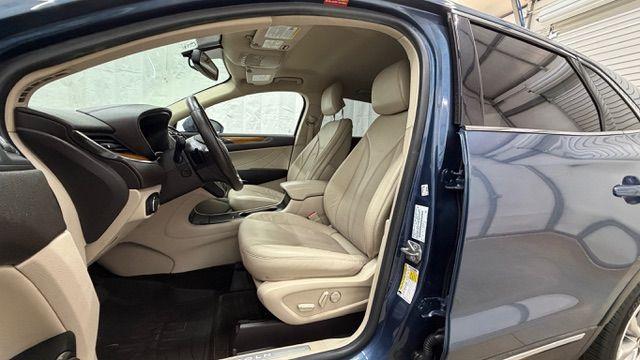 2018 Blue Lincoln MKC Select (5LMCJ2D95JU) , located at 1806 Veterans Memorial Hwy SW, Austell, GA, 30168, (770) 944-9558, 33.817959, -84.606987 - Photo#12