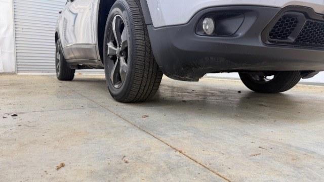 2017 GRAY Jeep Cherokee High Altitude 4x4 (1C4PJMDS4HW) , located at 1806 Veterans Memorial Hwy SW, Austell, GA, 30168, (770) 944-9558, 33.817959, -84.606987 - Photo#17