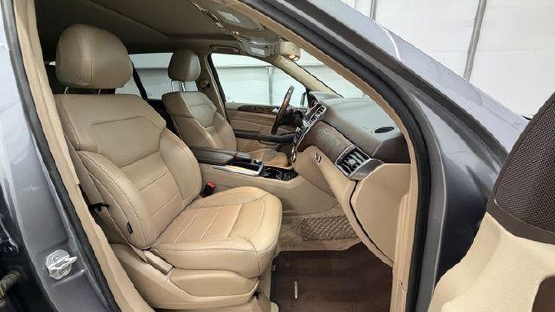 2015 Silver Mercedes-Benz ML 350 Class (4JGDA5JB3FA) , located at 1806 Veterans Memorial Hwy SW, Austell, GA, 30168, (770) 944-9558, 33.817959, -84.606987 - Photo#17