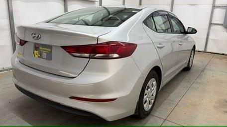 2018 Silver Hyundai Elantra SE (5NPD74LF4JH) with an Nu 2L I-4 DOHC engine, located at 1806 Veterans Memorial Hwy SW, Austell, GA, 30168, (770) 944-9558, 33.817959, -84.606987 - Why Choose Automania? At Automania, we make car buying easy and stress-free, with over 20 years serving Austell, GA and the surrounding communities. WE FINANCE GOOD AND NOT SO GOOD CREDIT, we work with all credit types, and every vehicle comes with a free vehicle history report so you know its backg- Photo#5