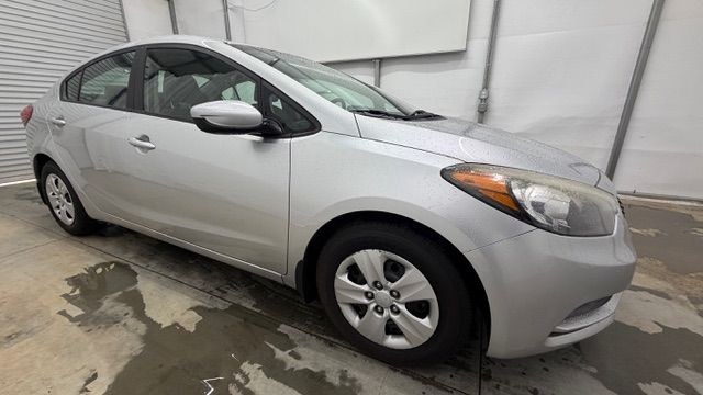 2015 Silver Kia Forte LX (KNAFK4A65F5) with an 1.8L I-4 DOHC engine, located at 1806 Veterans Memorial Hwy SW, Austell, GA, 30168, (770) 944-9558, 33.817959, -84.606987 - Photo#7