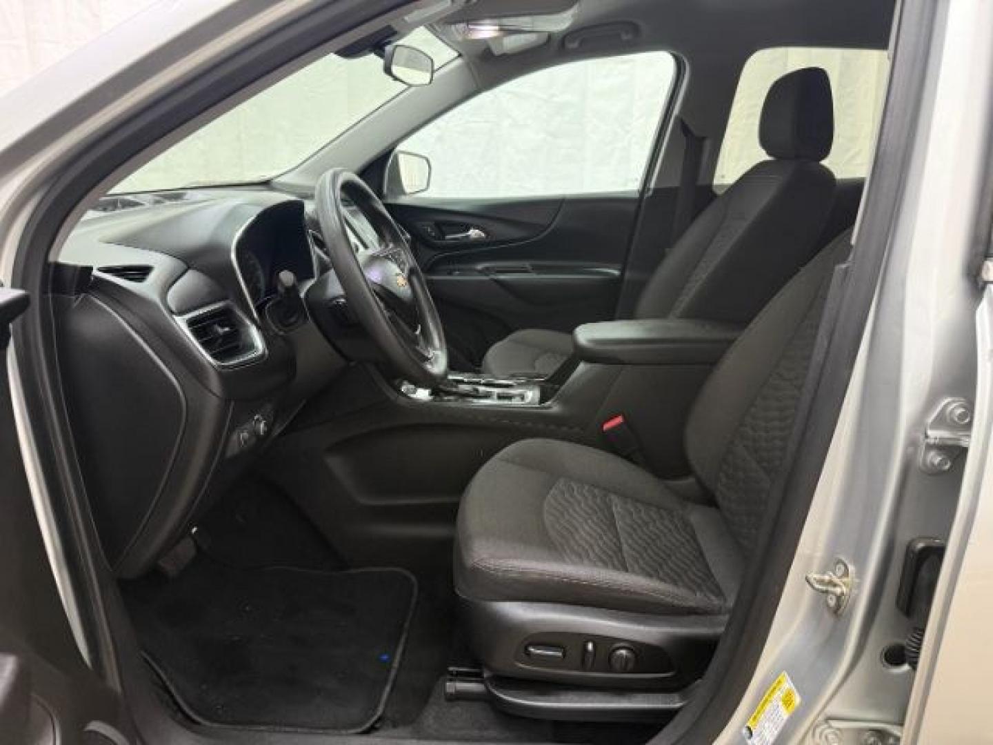 2018 Silver Chevrolet Equinox LT (3GNAXSEVXJS) with an 1.5L I-4 gasoline direct injection engine, located at 1806 Veterans Memorial Hwy SW, Austell, GA, 30168, (770) 944-9558, 33.817959, -84.606987 - Photo#11