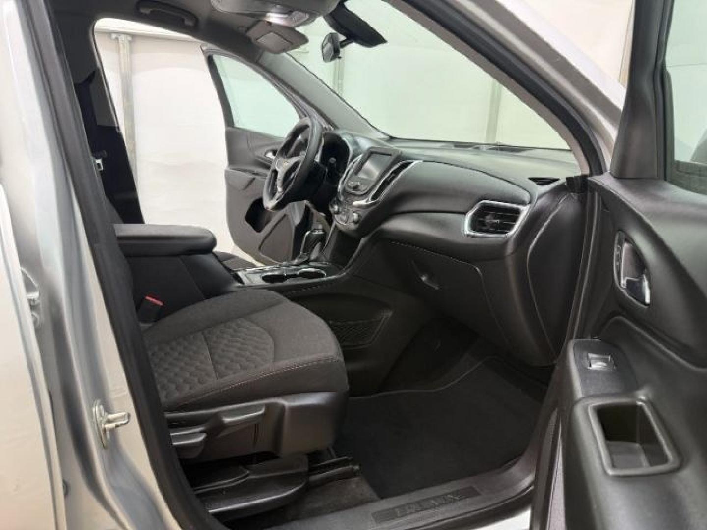 2018 Silver Chevrolet Equinox LT (3GNAXSEVXJS) with an 1.5L I-4 gasoline direct injection engine, located at 1806 Veterans Memorial Hwy SW, Austell, GA, 30168, (770) 944-9558, 33.817959, -84.606987 - Photo#15
