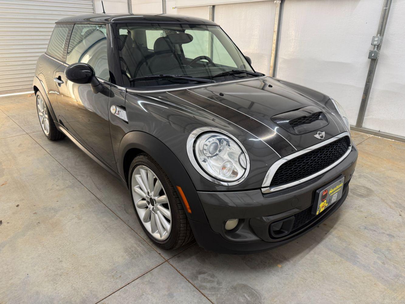 2011 Gray MINI Cooper S S (WMWSV3C54BT) , located at 1806 Veterans Memorial Hwy SW, Austell, GA, 30168, (770) 944-9558, 33.817959, -84.606987- Photo#8