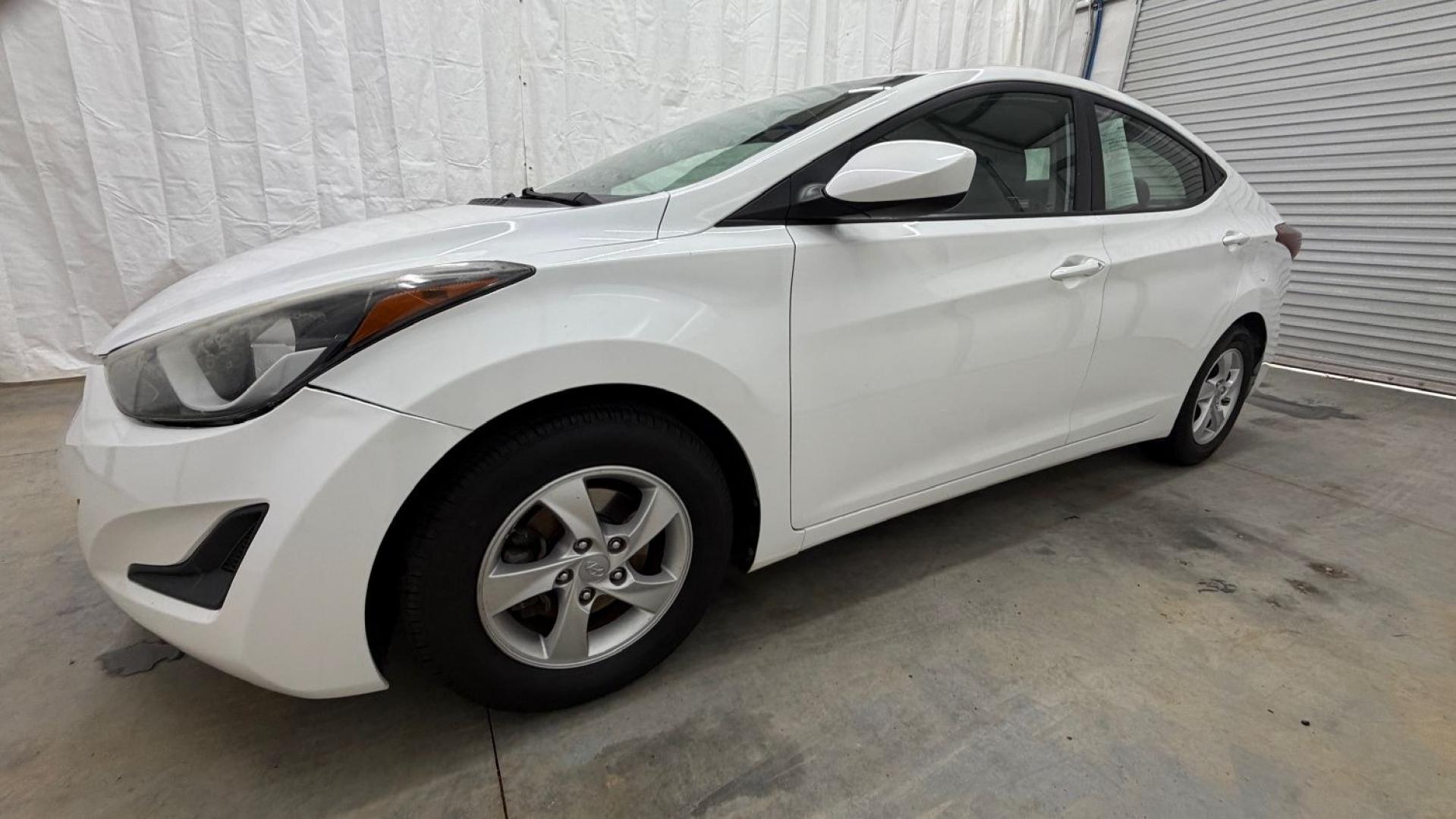 2014 White Hyundai Elantra SE (5NPDH4AE5EH) with an Nu 1.8L I-4 DOHC engine, located at 1806 Veterans Memorial Hwy SW, Austell, GA, 30168, (770) 944-9558, 33.817959, -84.606987- Photo#1
