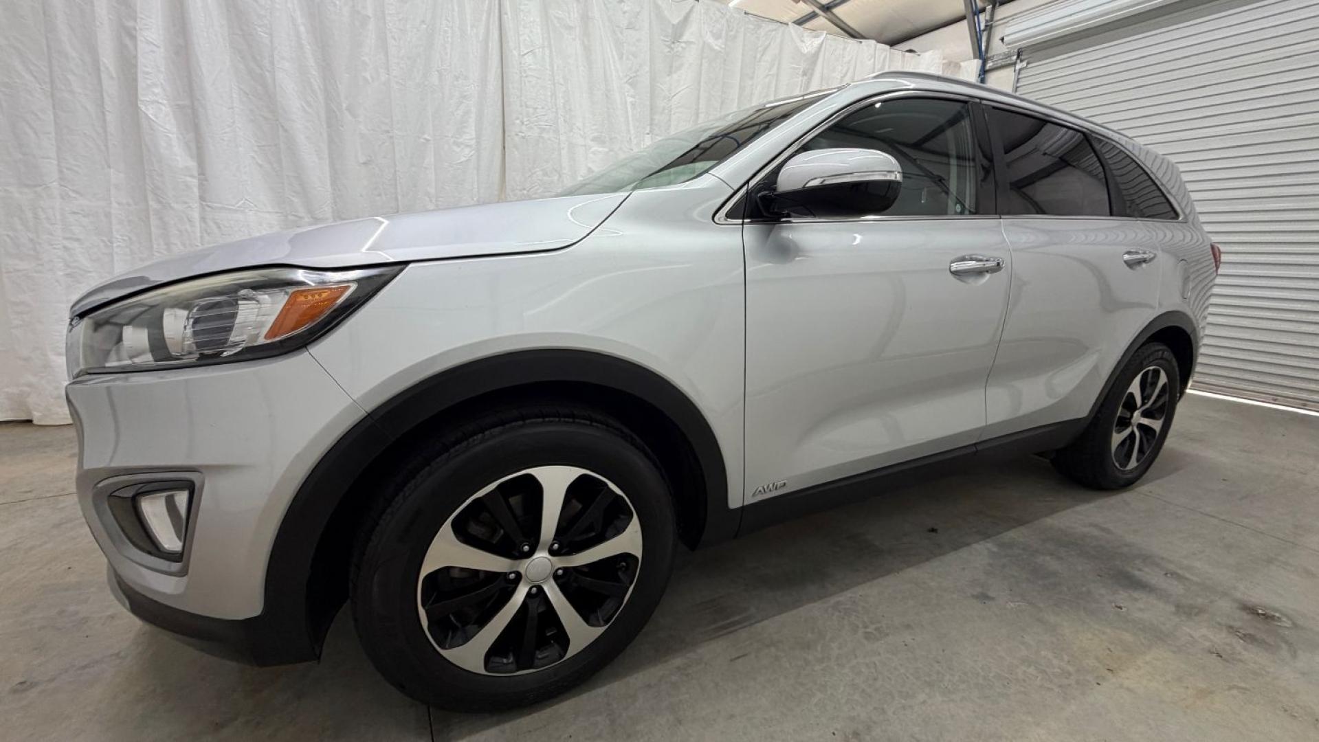 2017 Silver Kia Sorento 2.0T EX (5XYPHDA12HG) with an 2L I-4 gasoline direct injection engine, located at 1806 Veterans Memorial Hwy SW, Austell, GA, 30168, (770) 944-9558, 33.817959, -84.606987- Photo#1