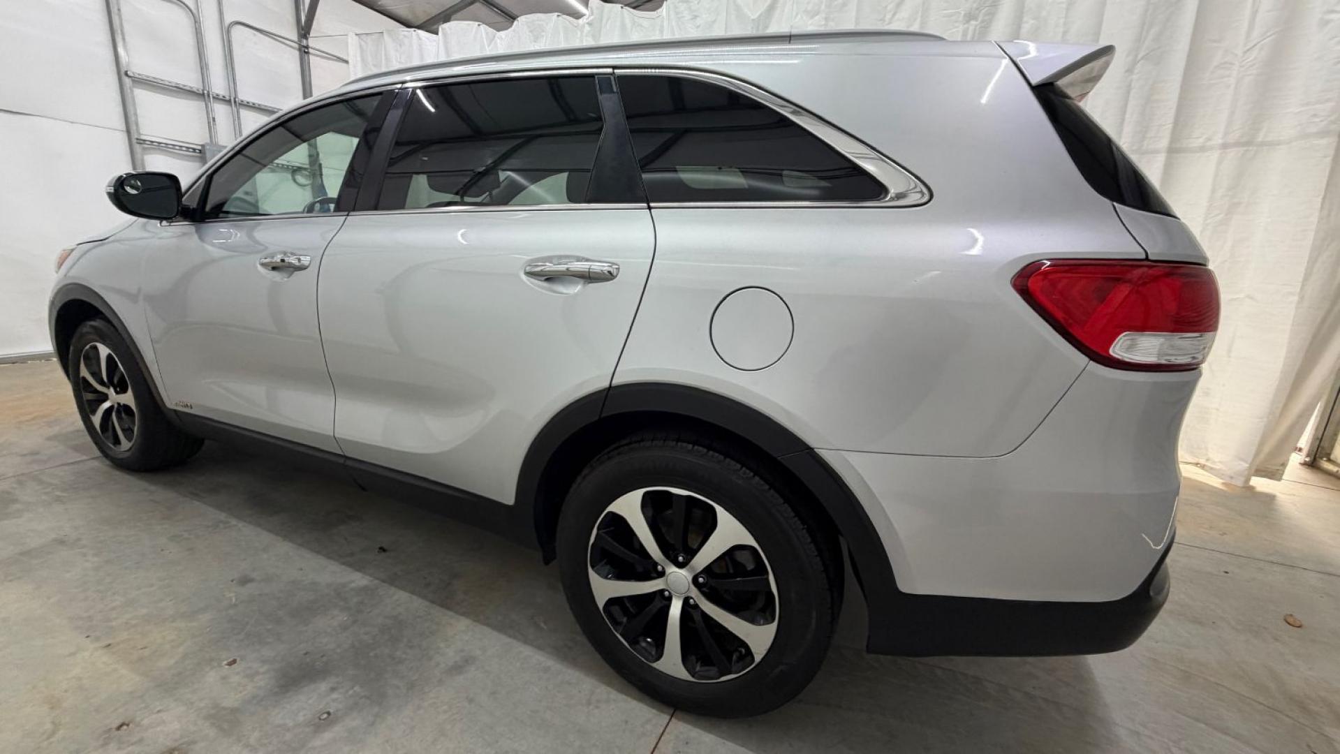 2017 Silver Kia Sorento 2.0T EX (5XYPHDA12HG) with an 2L I-4 gasoline direct injection engine, located at 1806 Veterans Memorial Hwy SW, Austell, GA, 30168, (770) 944-9558, 33.817959, -84.606987- Photo#2