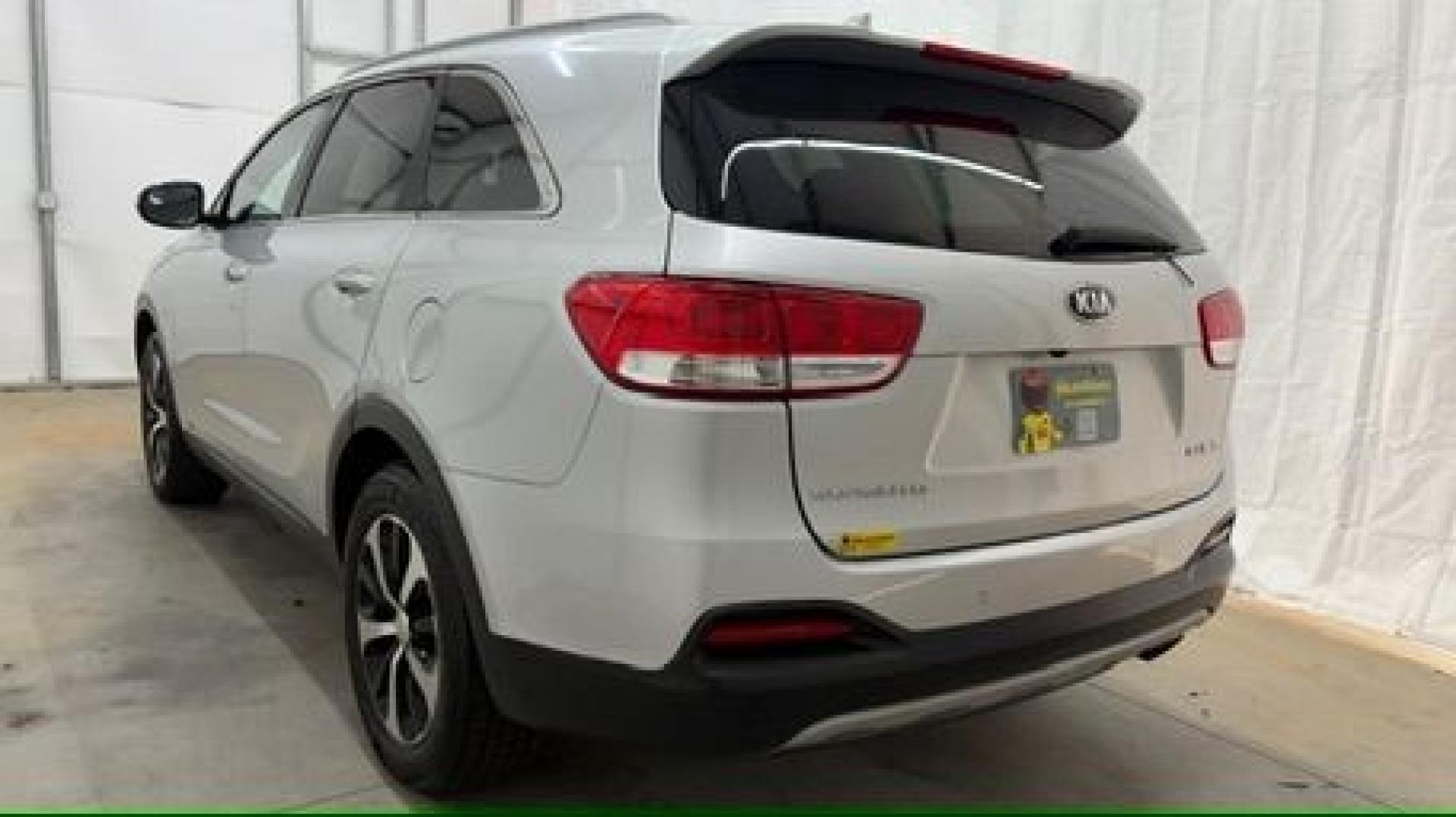 2017 Silver Kia Sorento 2.0T EX (5XYPHDA12HG) with an 2L I-4 gasoline direct injection engine, located at 1806 Veterans Memorial Hwy SW, Austell, GA, 30168, (770) 944-9558, 33.817959, -84.606987- Photo#3