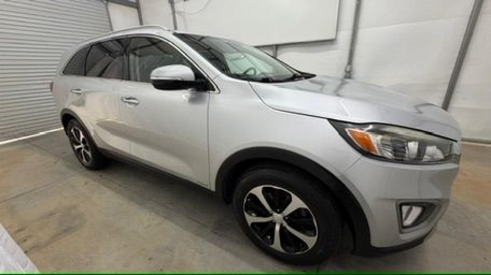 2017 Silver Kia Sorento 2.0T EX (5XYPHDA12HG) with an 2L I-4 gasoline direct injection engine, located at 1806 Veterans Memorial Hwy SW, Austell, GA, 30168, (770) 944-9558, 33.817959, -84.606987- Photo#7