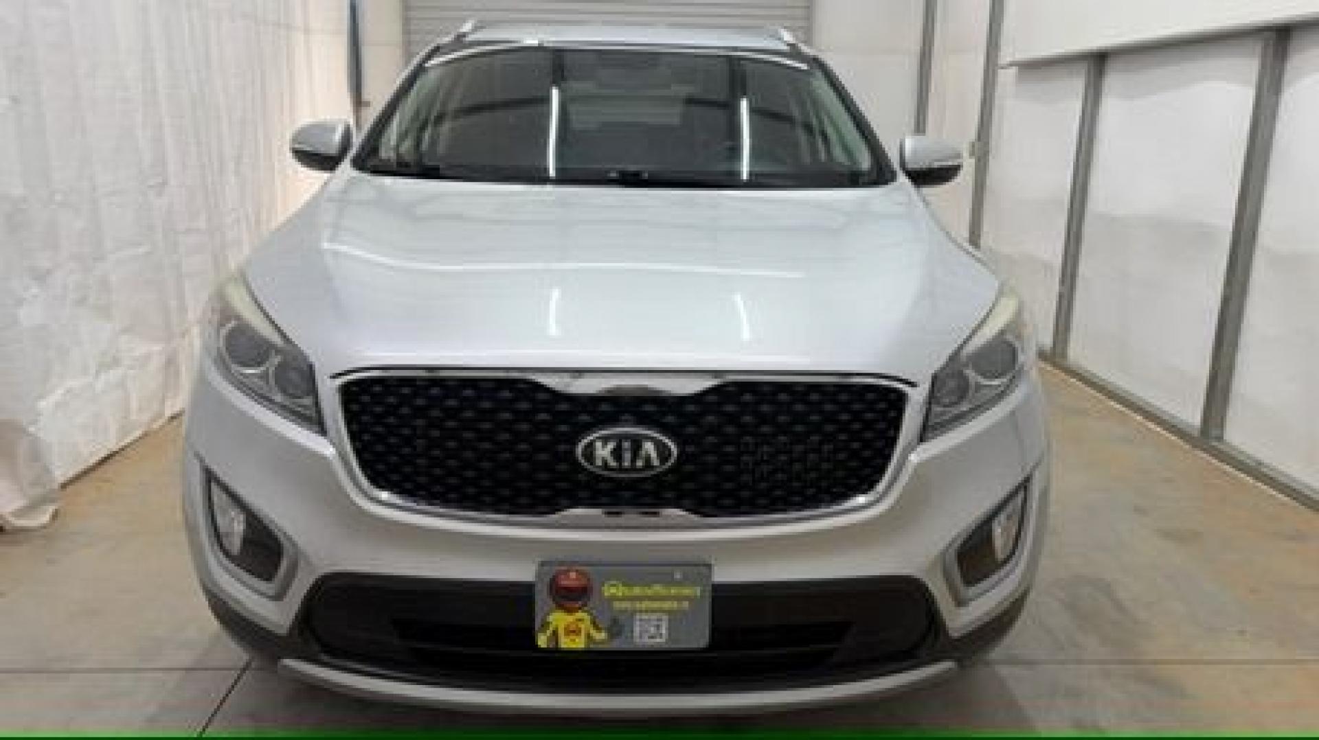 2017 Silver Kia Sorento 2.0T EX (5XYPHDA12HG) with an 2L I-4 gasoline direct injection engine, located at 1806 Veterans Memorial Hwy SW, Austell, GA, 30168, (770) 944-9558, 33.817959, -84.606987- Photo#9