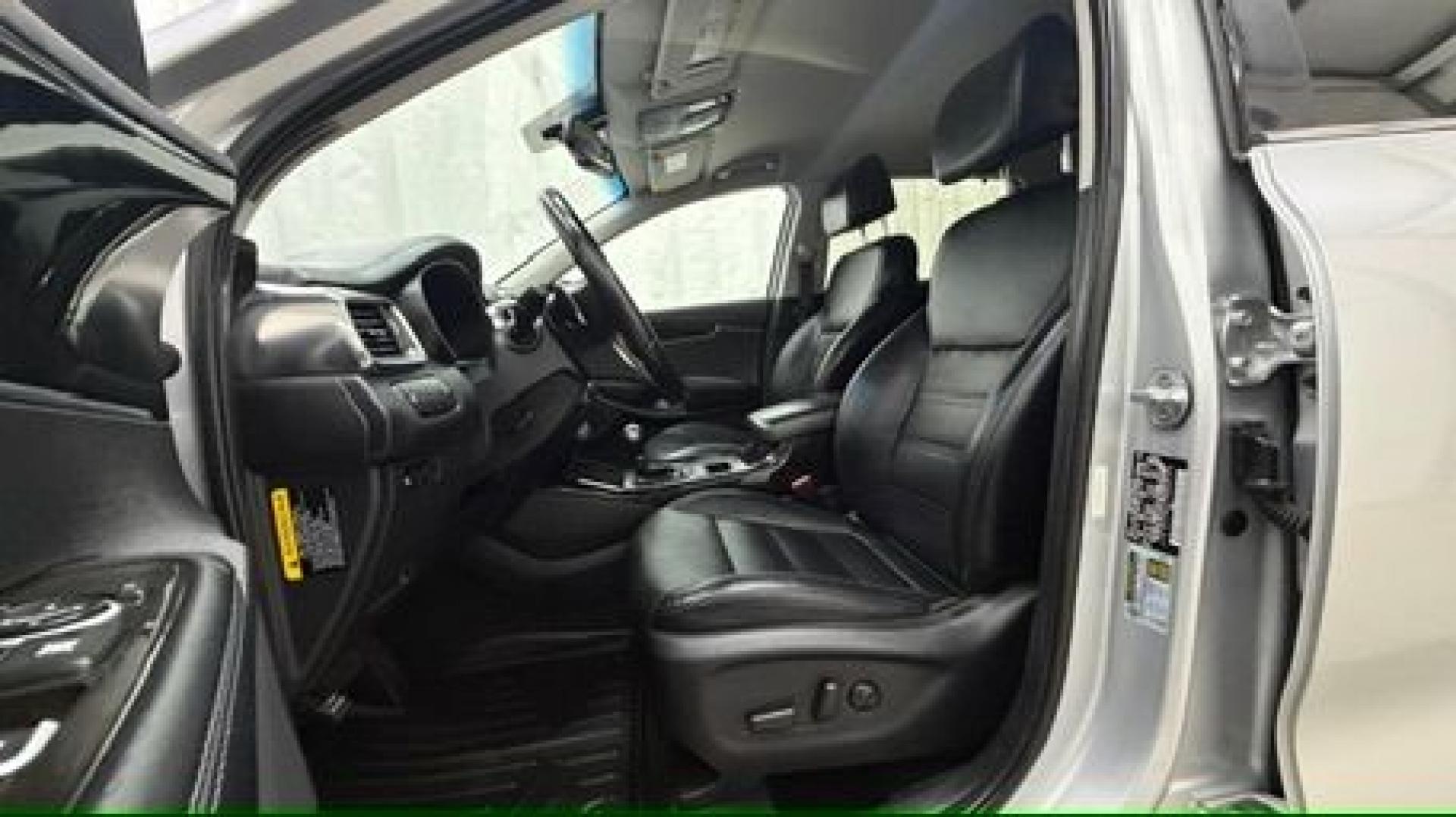 2017 Silver Kia Sorento 2.0T EX (5XYPHDA12HG) with an 2L I-4 gasoline direct injection engine, located at 1806 Veterans Memorial Hwy SW, Austell, GA, 30168, (770) 944-9558, 33.817959, -84.606987- Photo#12