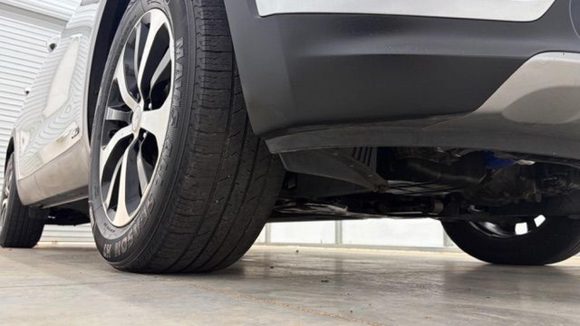 2017 Silver Kia Sorento 2.0T EX (5XYPHDA12HG) with an 2L I-4 gasoline direct injection engine, located at 1806 Veterans Memorial Hwy SW, Austell, GA, 30168, (770) 944-9558, 33.817959, -84.606987- Photo#19