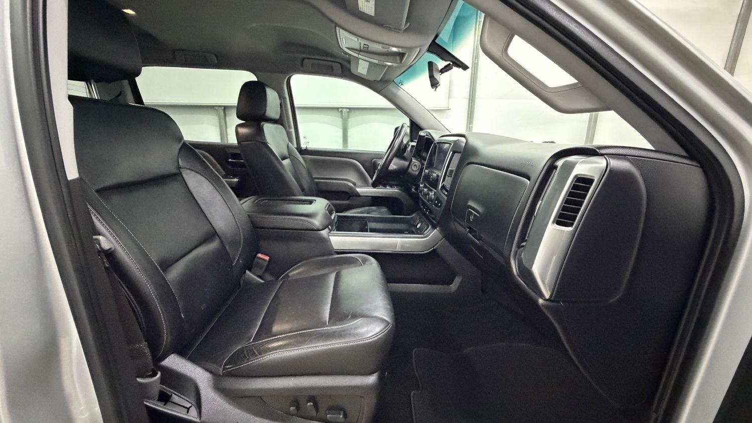 2018 Silver Ford F-150 XLT (1FTEW1C55JF) , located at 1806 Veterans Memorial Hwy SW, Austell, GA, 30168, (770) 944-9558, 33.817959, -84.606987 - Why Choose Automania? At Automania, we make car buying easy and stress-free, with over 20 years serving Austell, GA and the surrounding communities. WE FINANCE GOOD AND NOT SO GOOD CREDIT, we work with all credit types, and every vehicle comes with a free vehicle history report so you know its backg- Photo#27