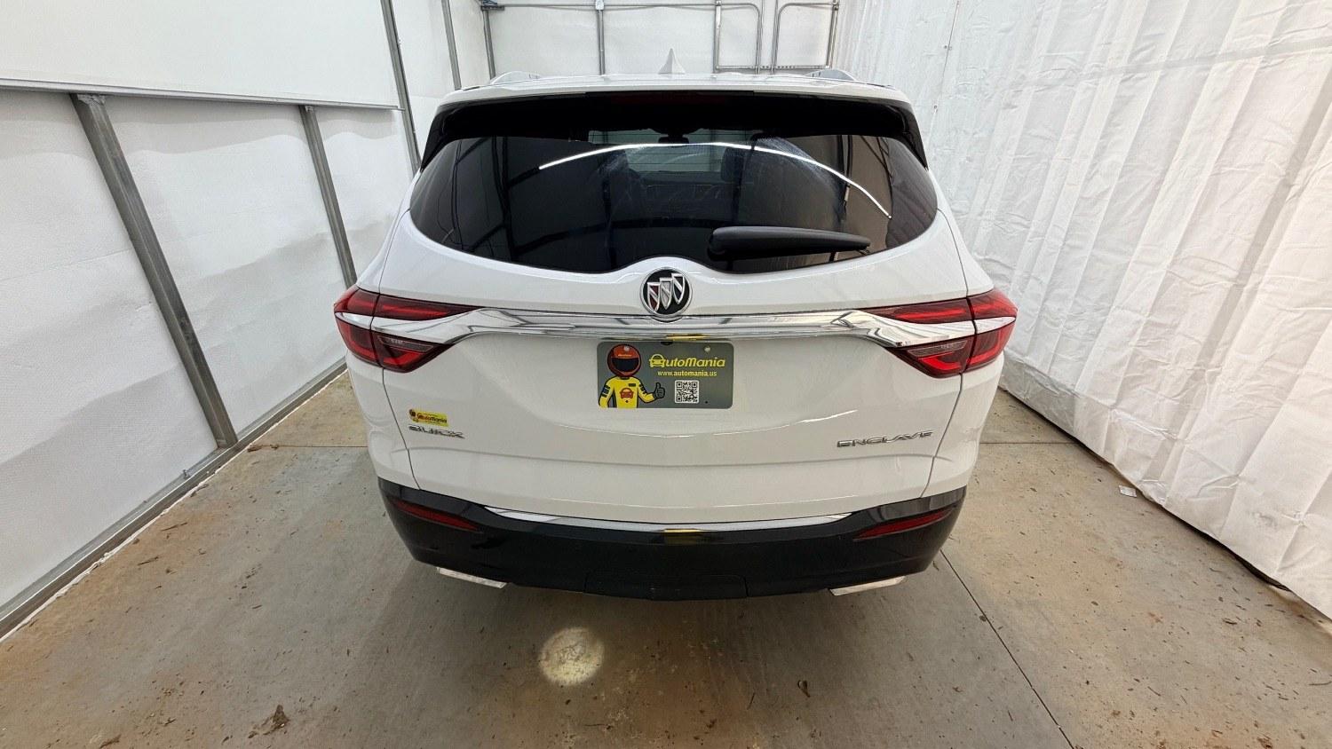 2018 White Buick Enclave Premium (5GAERCKW9JJ) with an 3.6L V-6 gasoline direct injection engine, located at 1806 Veterans Memorial Hwy SW, Austell, GA, 30168, (770) 944-9558, 33.817959, -84.606987 - Photo#1