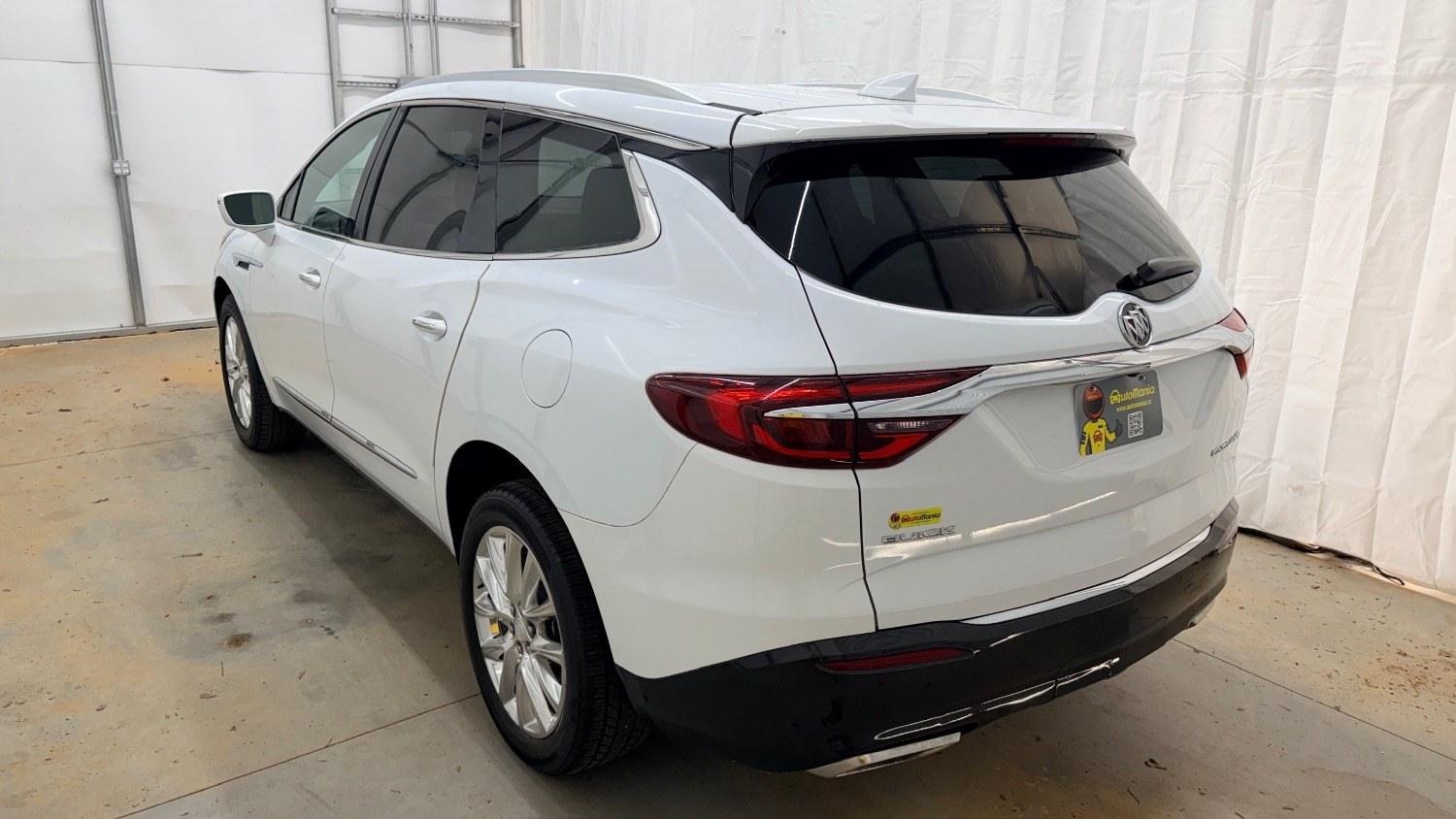 2018 White Buick Enclave Premium (5GAERCKW9JJ) with an 3.6L V-6 gasoline direct injection engine, located at 1806 Veterans Memorial Hwy SW, Austell, GA, 30168, (770) 944-9558, 33.817959, -84.606987 - Photo#7