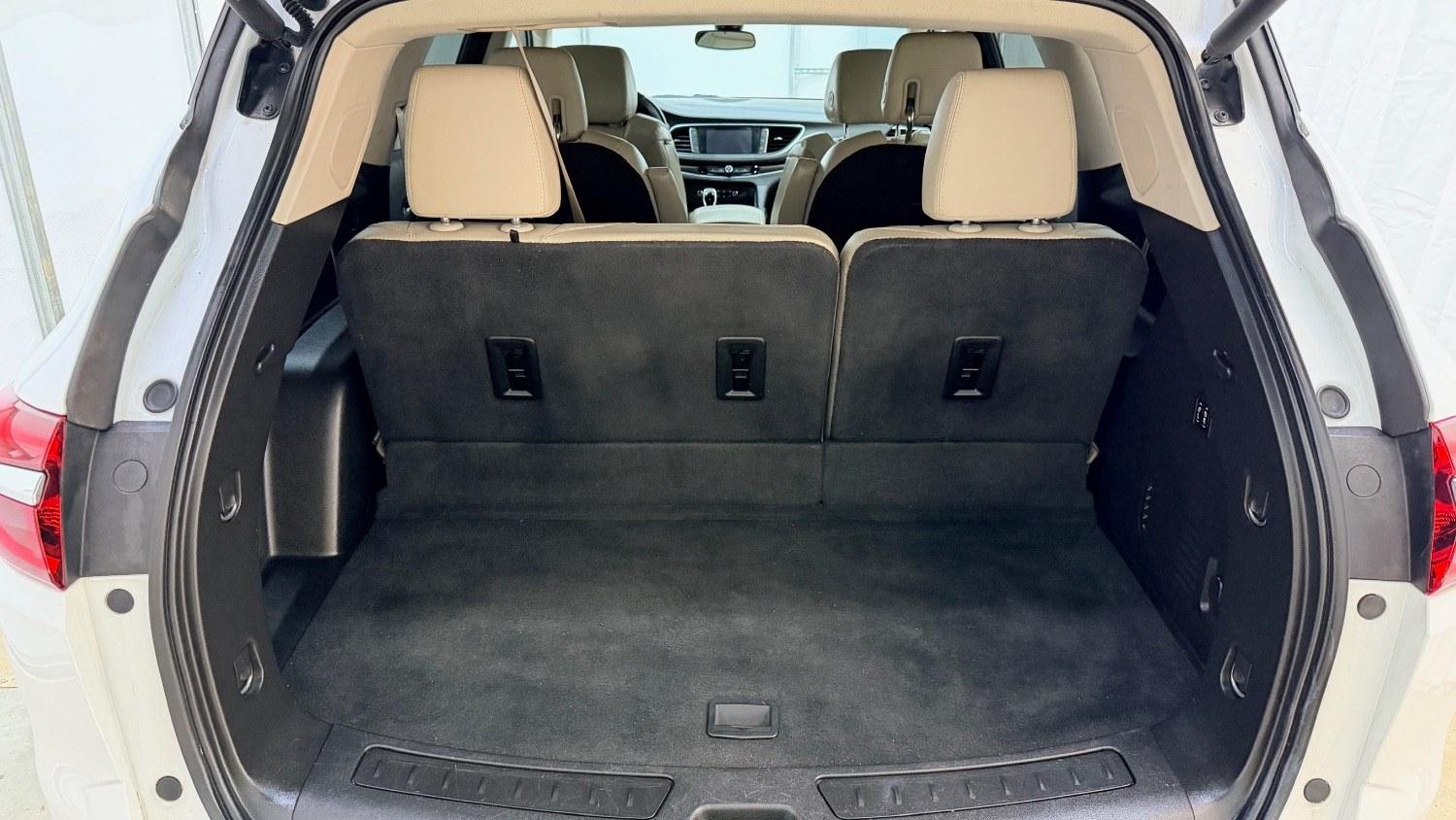 2018 White Buick Enclave Premium (5GAERCKW9JJ) with an 3.6L V-6 gasoline direct injection engine, located at 1806 Veterans Memorial Hwy SW, Austell, GA, 30168, (770) 944-9558, 33.817959, -84.606987 - Photo#15
