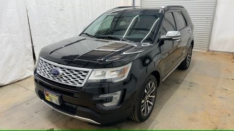 photo of 2016 Ford Explorer Platinum