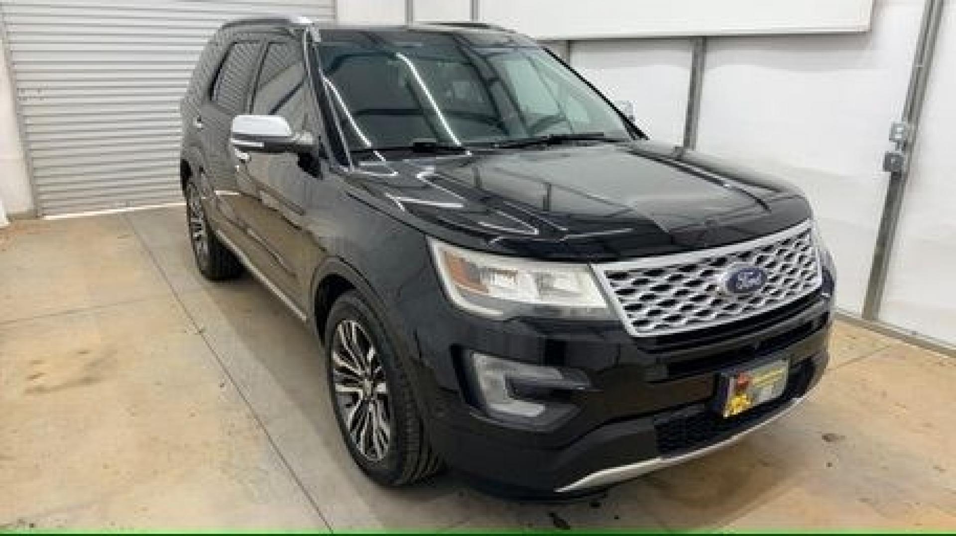 2016 Black Ford Explorer Platinum (1FM5K8HT0GG) with an EcoBoost 3.5L V-6 gasoline direct injection engine, located at 1806 Veterans Memorial Hwy SW, Austell, GA, 30168, (770) 944-9558, 33.817959, -84.606987 - Photo#8