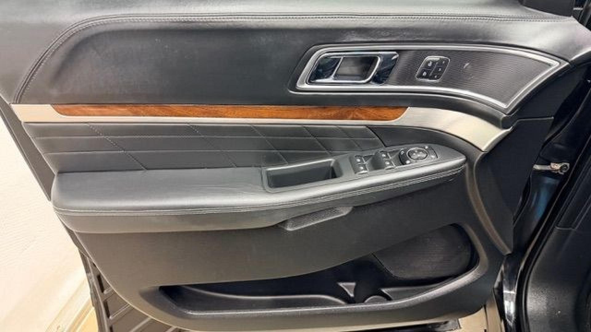 2016 Black Ford Explorer Platinum (1FM5K8HT0GG) with an EcoBoost 3.5L V-6 gasoline direct injection engine, located at 1806 Veterans Memorial Hwy SW, Austell, GA, 30168, (770) 944-9558, 33.817959, -84.606987 - Photo#10