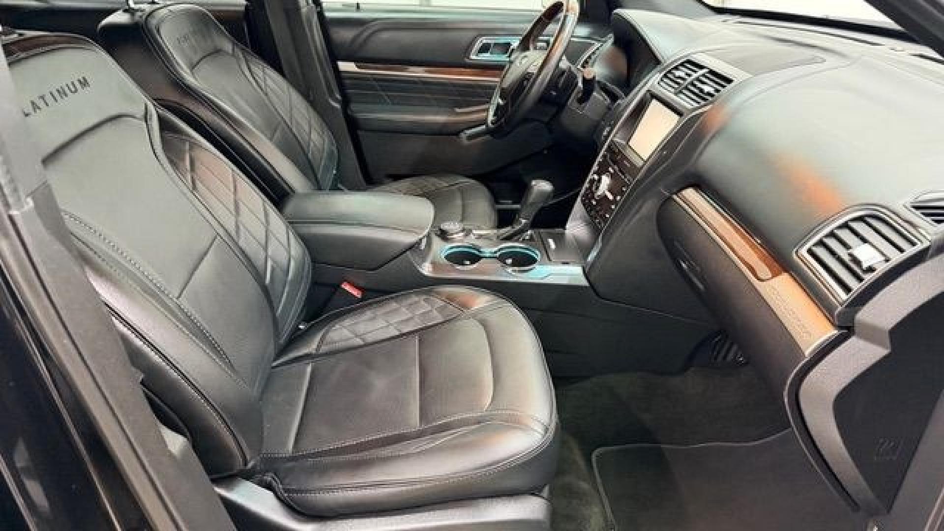 2016 Black Ford Explorer Platinum (1FM5K8HT0GG) with an EcoBoost 3.5L V-6 gasoline direct injection engine, located at 1806 Veterans Memorial Hwy SW, Austell, GA, 30168, (770) 944-9558, 33.817959, -84.606987 - Photo#18