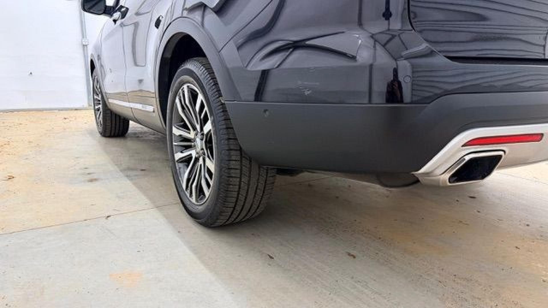 2016 Black Ford Explorer Platinum (1FM5K8HT0GG) with an EcoBoost 3.5L V-6 gasoline direct injection engine, located at 1806 Veterans Memorial Hwy SW, Austell, GA, 30168, (770) 944-9558, 33.817959, -84.606987 - Photo#21