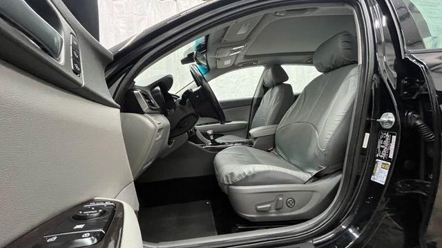 2018 Black Kia Optima EX (5XXGU4L30JG) with an Theta II 2.4L I-4 gasoline direct injection engine, located at 1806 Veterans Memorial Hwy SW, Austell, GA, 30168, (770) 944-9558, 33.817959, -84.606987 - Photo#12