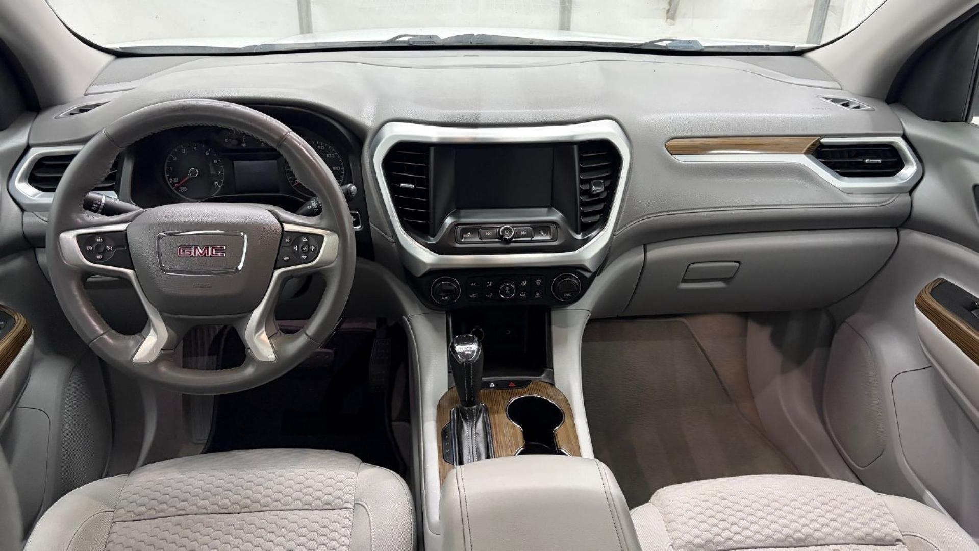 2017 White GMC Acadia SLE-1 (1GKKNKLA1HZ) with an 2.5L I-4 gasoline direct injection engine, located at 1806 Veterans Memorial Hwy SW, Austell, GA, 30168, (770) 944-9558, 33.817959, -84.606987- Photo#15