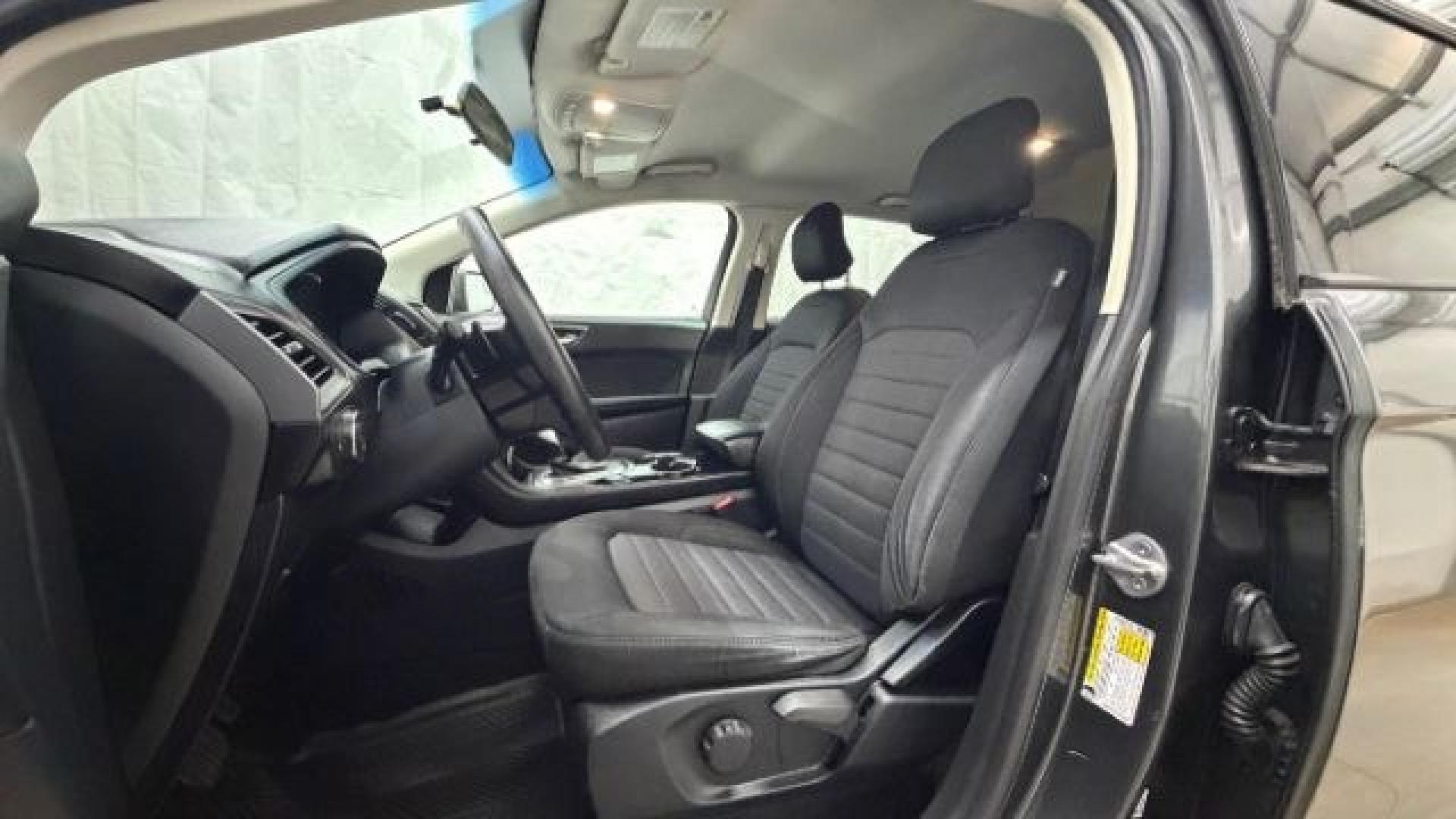 2016 Gray Ford Edge SE (2FMPK4G98GB) with an EcoBoost 2L I-4 gasoline direct injection engine, located at 1806 Veterans Memorial Hwy SW, Austell, GA, 30168, (770) 944-9558, 33.817959, -84.606987 - Photo#13