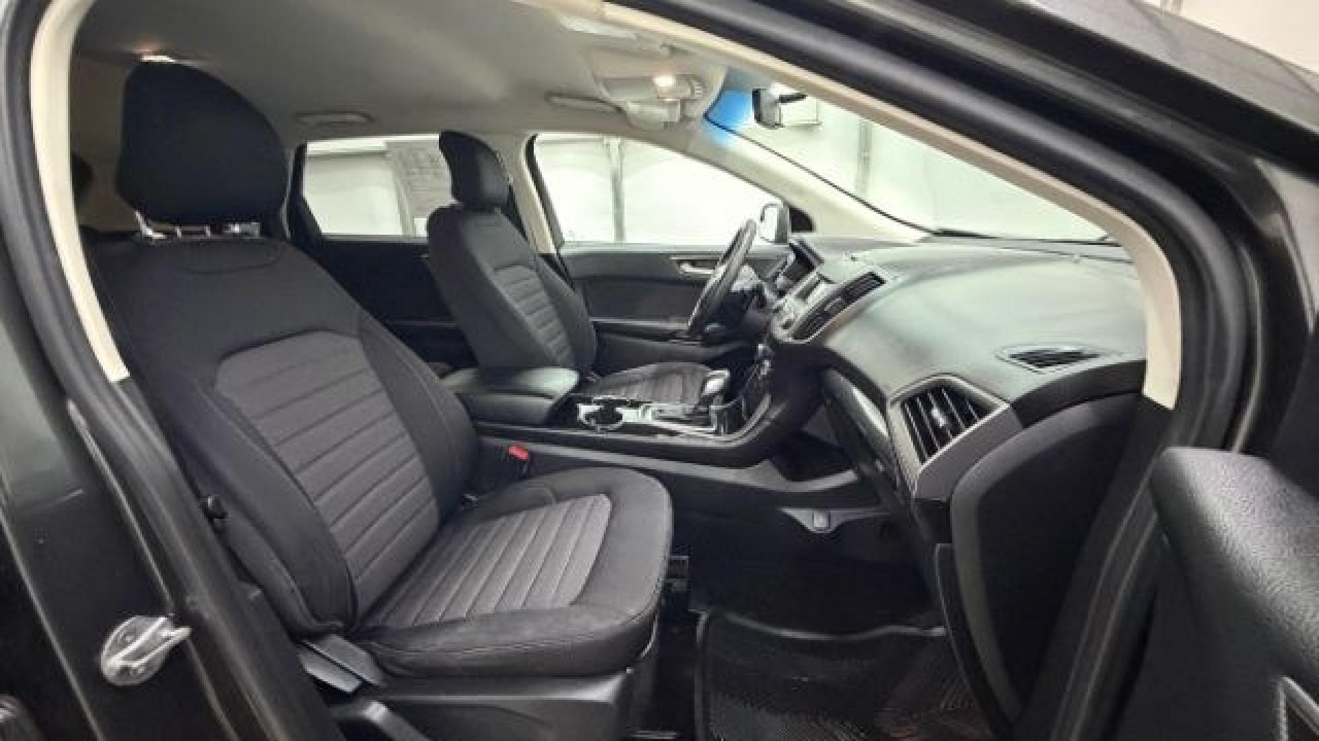 2016 Gray Ford Edge SE (2FMPK4G98GB) with an EcoBoost 2L I-4 gasoline direct injection engine, located at 1806 Veterans Memorial Hwy SW, Austell, GA, 30168, (770) 944-9558, 33.817959, -84.606987 - Photo#18