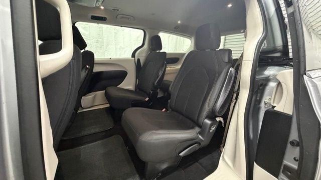2018 Silver Chrysler Pacifica Touring Plus (2C4RC1FG8JR) with an 3.6L V-6 DOHC engine, located at 1806 Veterans Memorial Hwy SW, Austell, GA, 30168, (770) 944-9558, 33.817959, -84.606987 - Photo#13