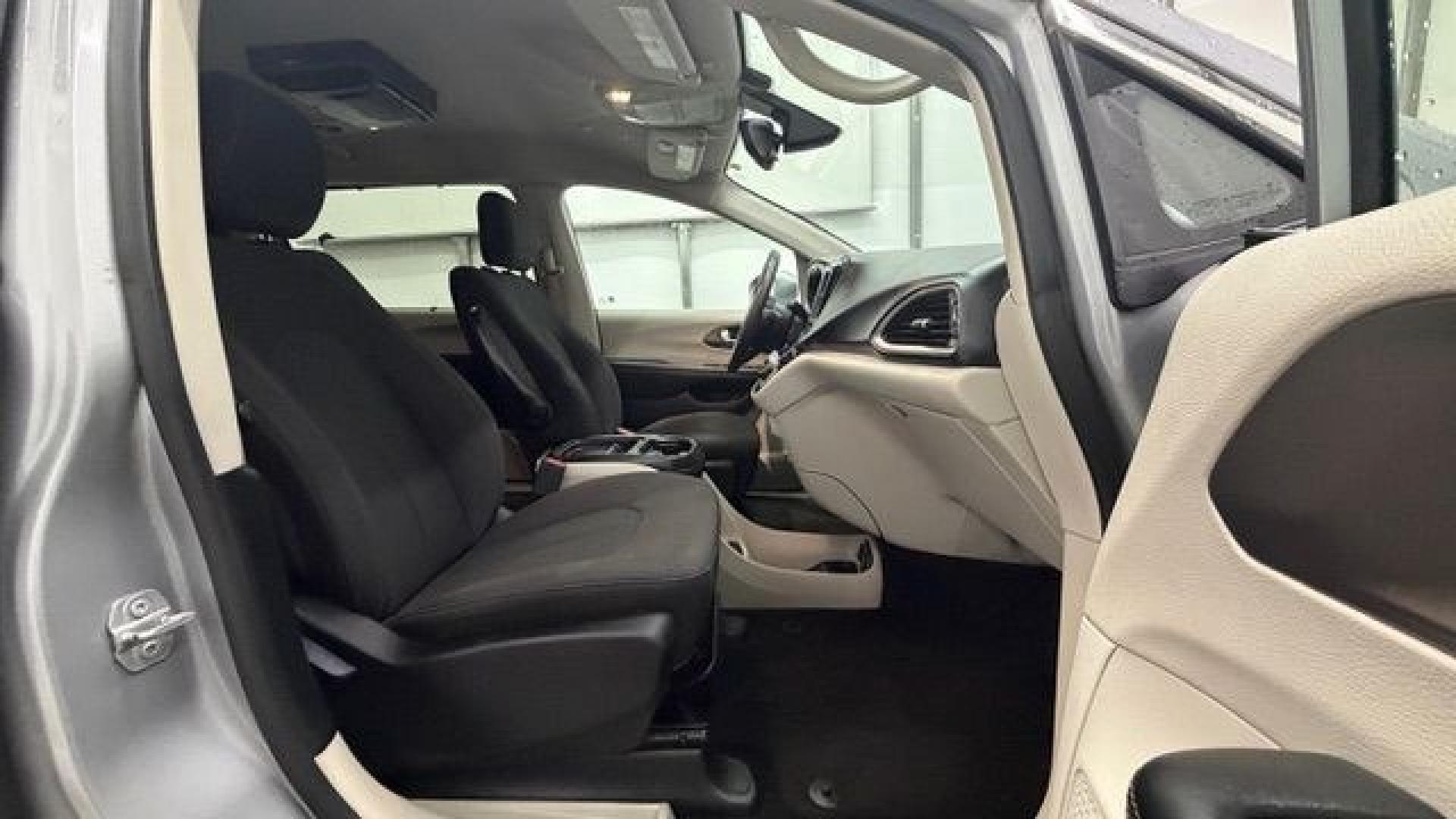 2018 Silver Chrysler Pacifica Touring Plus (2C4RC1FG8JR) with an 3.6L V-6 DOHC engine, located at 1806 Veterans Memorial Hwy SW, Austell, GA, 30168, (770) 944-9558, 33.817959, -84.606987 - Photo#18