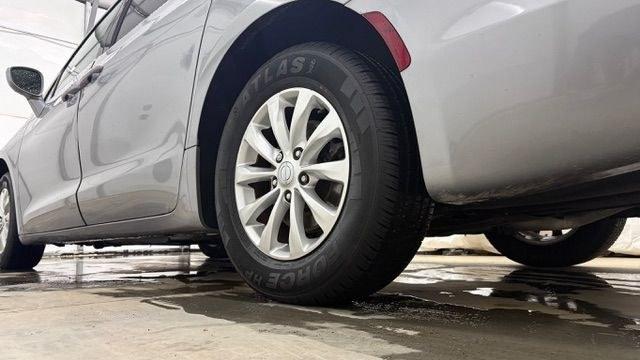 2018 Silver Chrysler Pacifica Touring Plus (2C4RC1FG8JR) with an 3.6L V-6 DOHC engine, located at 1806 Veterans Memorial Hwy SW, Austell, GA, 30168, (770) 944-9558, 33.817959, -84.606987 - Photo#21