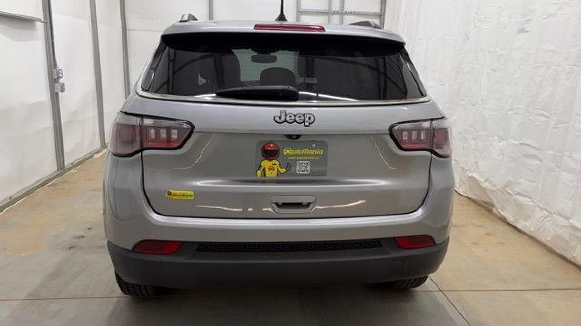 2019 Silver Jeep Compass Latitude FWD (3C4NJCBB2KT) with an 2.4L I-4 variable valve control engine, located at 1806 Veterans Memorial Hwy SW, Austell, GA, 30168, (770) 944-9558, 33.817959, -84.606987 - Photo#4