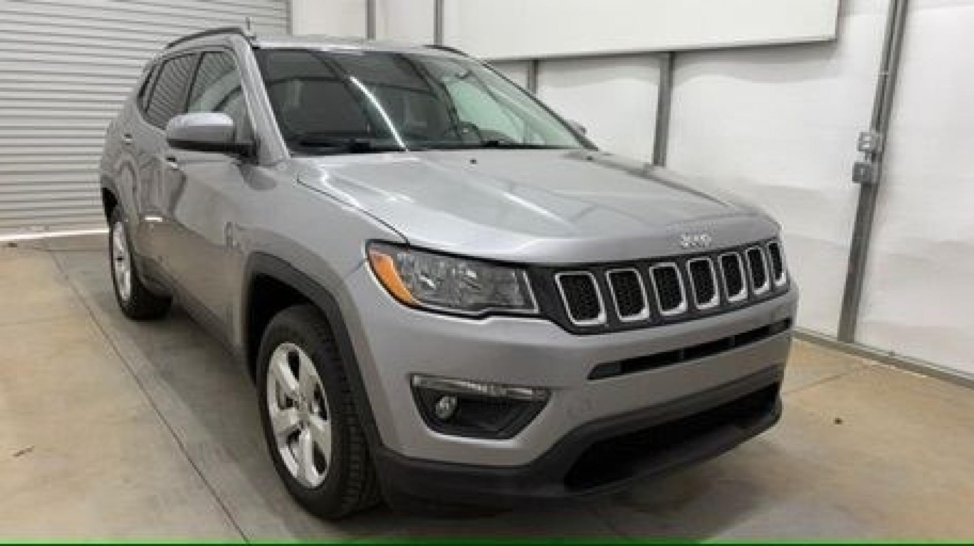 2019 Silver Jeep Compass Latitude FWD (3C4NJCBB2KT) with an 2.4L I-4 variable valve control engine, located at 1806 Veterans Memorial Hwy SW, Austell, GA, 30168, (770) 944-9558, 33.817959, -84.606987 - Photo#8