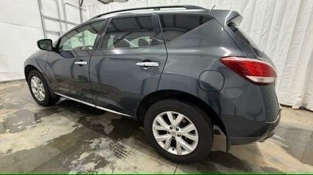 2011 Gray Nissan Murano SV (JN8AZ1MU1BW) with an 3.5L V-6 DOHC engine, located at 1806 Veterans Memorial Hwy SW, Austell, GA, 30168, (770) 944-9558, 33.817959, -84.606987 - Photo#2