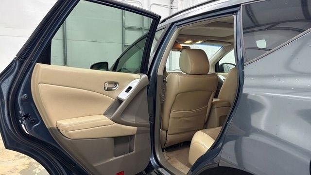2011 Gray Nissan Murano SV (JN8AZ1MU1BW) with an 3.5L V-6 DOHC engine, located at 1806 Veterans Memorial Hwy SW, Austell, GA, 30168, (770) 944-9558, 33.817959, -84.606987 - Photo#13