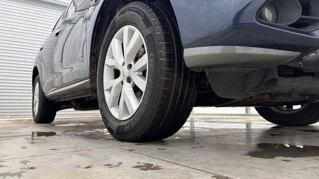 2011 Gray Nissan Murano SV (JN8AZ1MU1BW) with an 3.5L V-6 DOHC engine, located at 1806 Veterans Memorial Hwy SW, Austell, GA, 30168, (770) 944-9558, 33.817959, -84.606987 - Photo#19