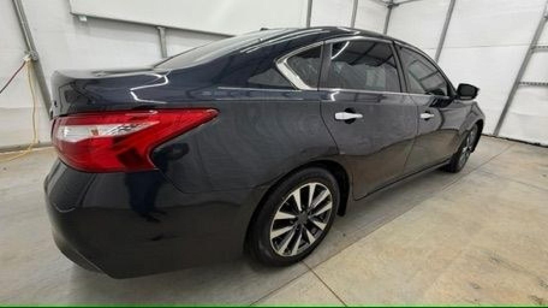 2017 BLACK Nissan Altima 2.5 SL (1N4AL3AP9HC) with an 2.5L I-4 DOHC engine, located at 1806 Veterans Memorial Hwy SW, Austell, GA, 30168, (770) 944-9558, 33.817959, -84.606987- Photo#6