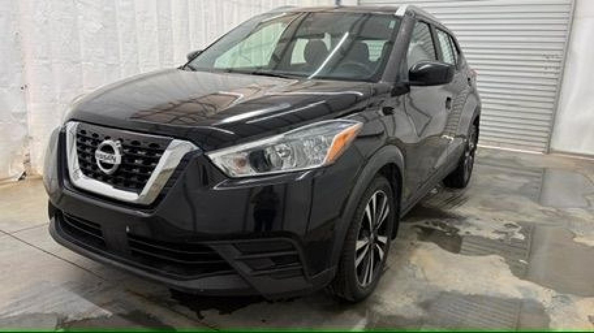 2020 Black Nissan Kicks SV Xtronic CVT (3N1CP5CV3LL) with an 1.6L I-4 DOHC engine, located at 1806 Veterans Memorial Hwy SW, Austell, GA, 30168, (770) 944-9558, 33.817959, -84.606987- Photo#0